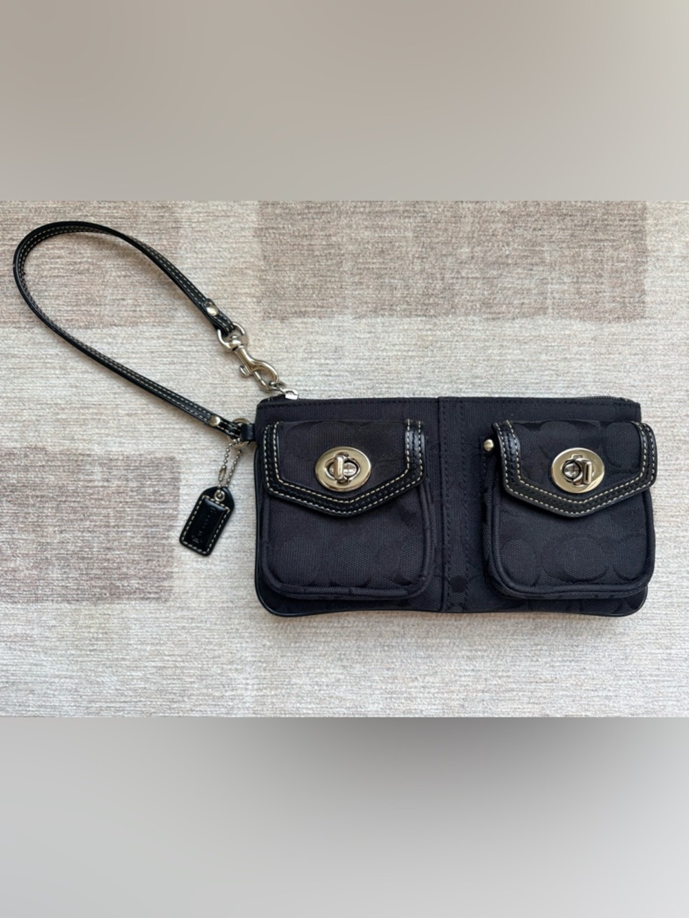 PRISTINE COACH Vintage Legacy Signature Double Turnlock Black Jacquard Wristlet